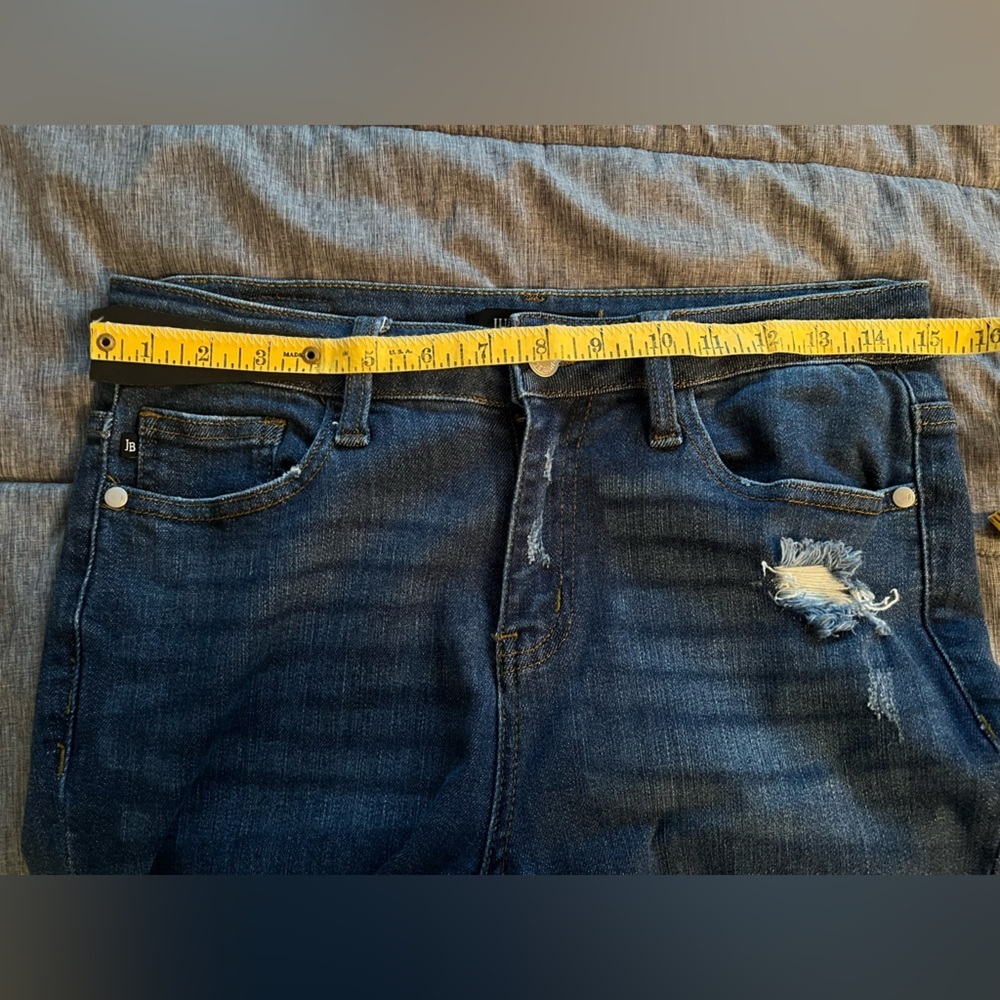 JUDY BLUE Mid Rise Cuffed Skinny Distressed 7/28 Dark Wash - Picture 7 of 9